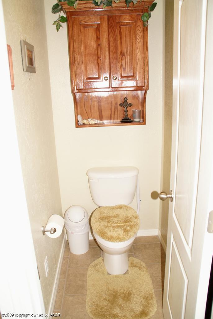6910 Thunder Road Amarillo, TX 79119 - Photo 17 of 28 master bath 1