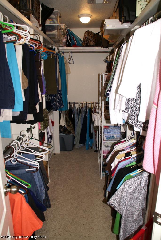 6910 Thunder Road Amarillo, TX 79119 - Photo 21 of 28 master closet