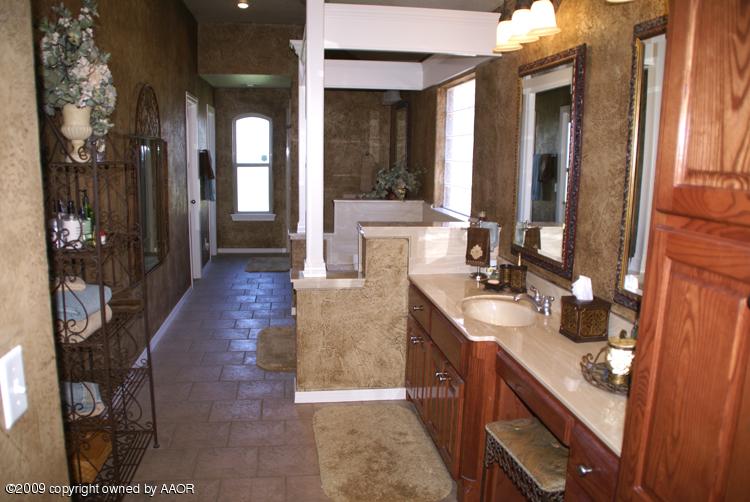 6910 Thunder Road Amarillo, TX 79119 - Photo 4 of 28 master bath 4