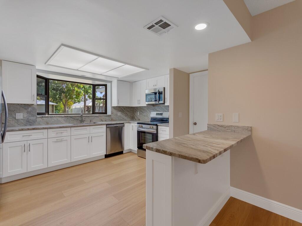 166 Delmar Street Sebastian, FL 32958 - Photo 5 of 39 Image00006