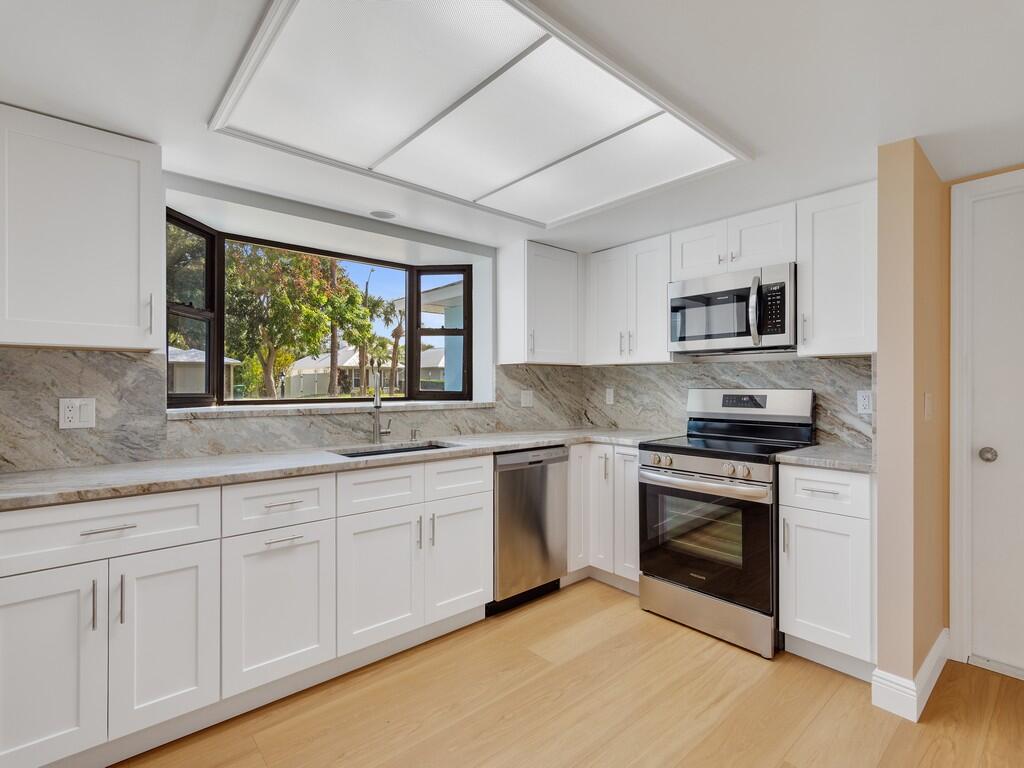 166 Delmar Street Sebastian, FL 32958 - Photo 6 of 39 Image00007