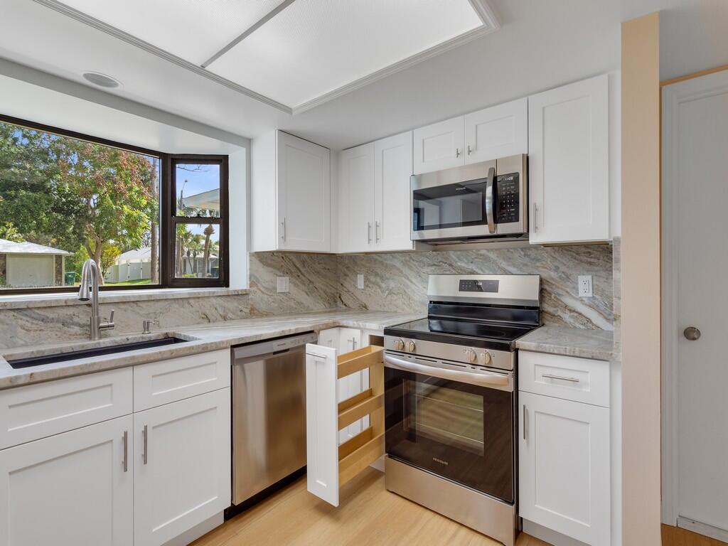 166 Delmar Street Sebastian, FL 32958 - Photo 7 of 39 Image00008