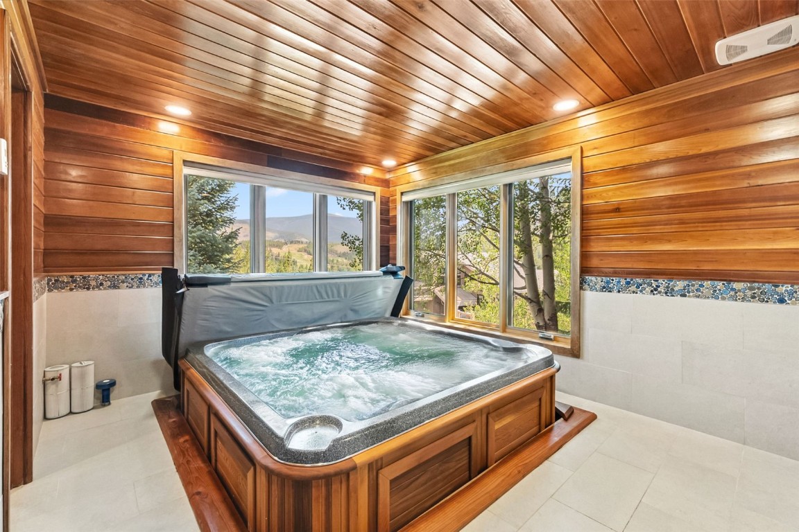 272 Penstemon Road Keystone, CO 80435 - Photo 18 of 50 a view of a kitchen