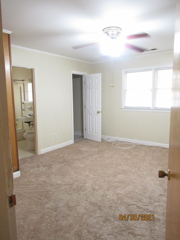 326 West Hampton Avenue, Unit 9 Sumter, SC 29150 - Photo 8 of 13