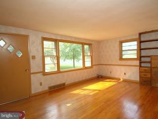 1036 7 Corner Road Perkasie, PA 18944 - Photo 4 of 6 Gallery Image 4