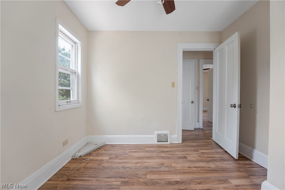 1052 Oxford Road Cleveland, OH 44121 - Photo 14 of 22 Gallery Image 14