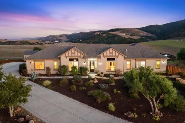 $1,477,000 | 979 Via Rodriguez, San Juan Bautista, CA 95045