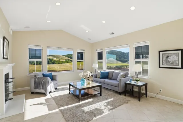 $1,477,000 | 979 Via Rodriguez, San Juan Bautista, CA 95045