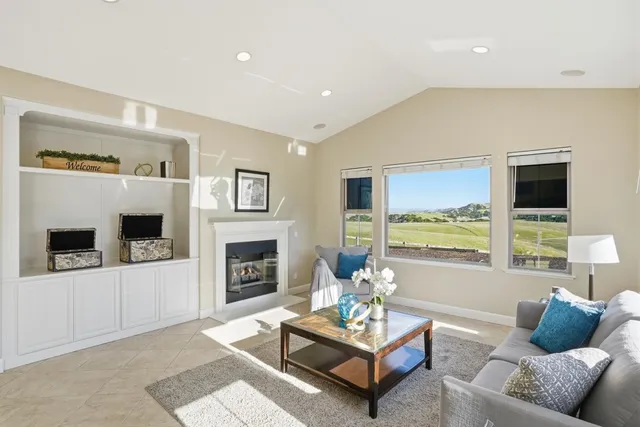 $1,477,000 | 979 Via Rodriguez, San Juan Bautista, CA 95045