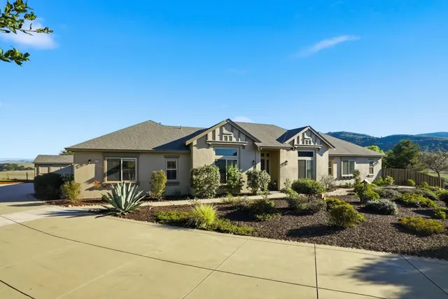 $1,477,000 | 979 Via Rodriguez, San Juan Bautista, CA 95045