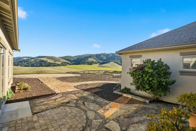 $1,477,000 | 979 Via Rodriguez, San Juan Bautista, CA 95045