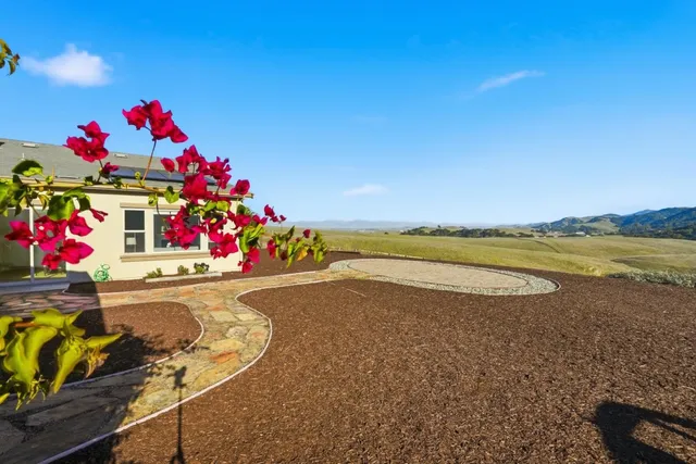$1,477,000 | 979 Via Rodriguez, San Juan Bautista, CA 95045