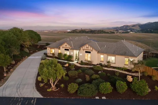 $1,477,000 | 979 Via Rodriguez, San Juan Bautista, CA 95045