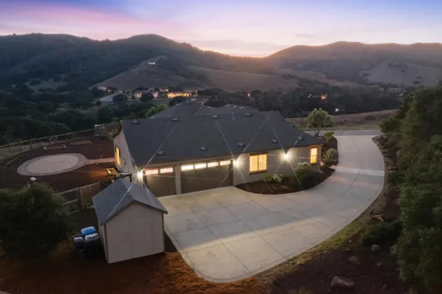 $1,477,000 | 979 Via Rodriguez, San Juan Bautista, CA 95045