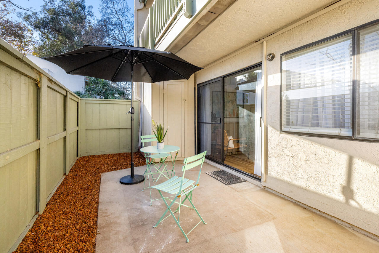 37 Dearborn Place, Unit 81 Goleta, CA 93117 - Photo 12 of 17 14-7L5A4649