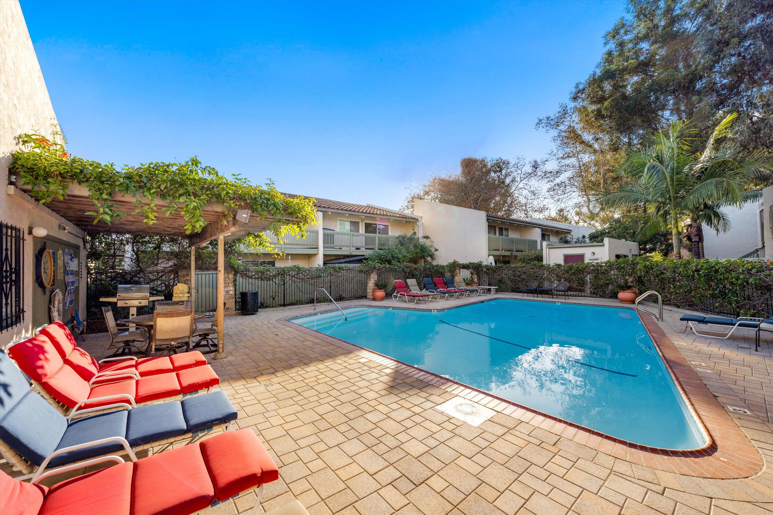 37 Dearborn Place, Unit 81 Goleta, CA 93117 - Photo 14 of 17 17-7L5A4638