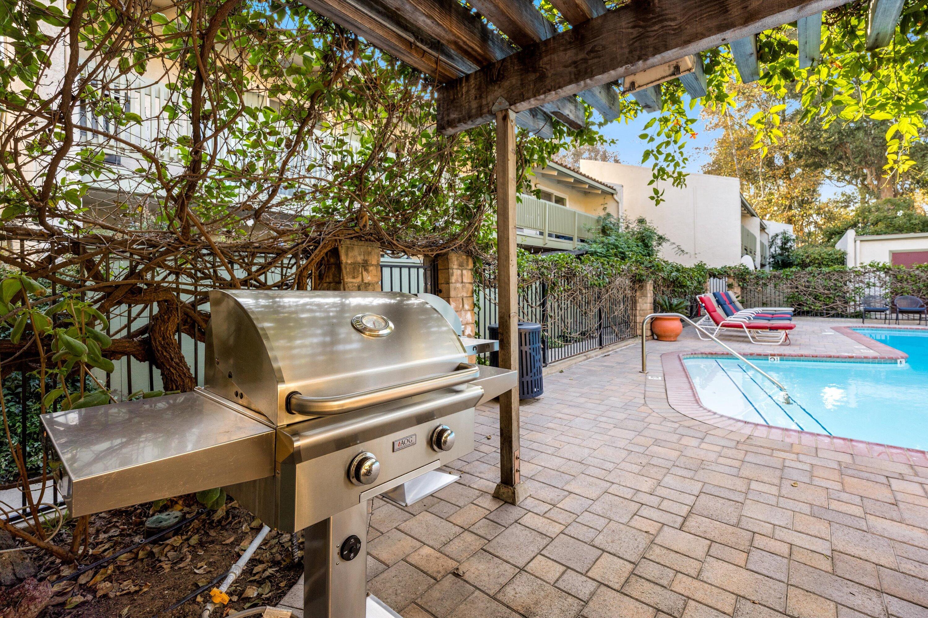 37 Dearborn Place, Unit 81 Goleta, CA 93117 - Photo 15 of 17 20-7L5A4640