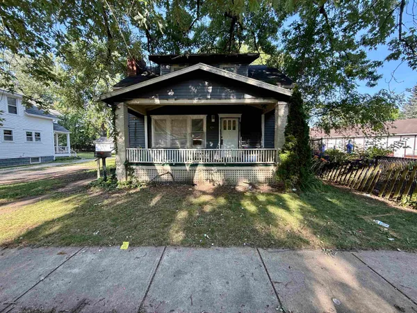 $79,900 | 925 South Ball Street, Owosso, MI 48867