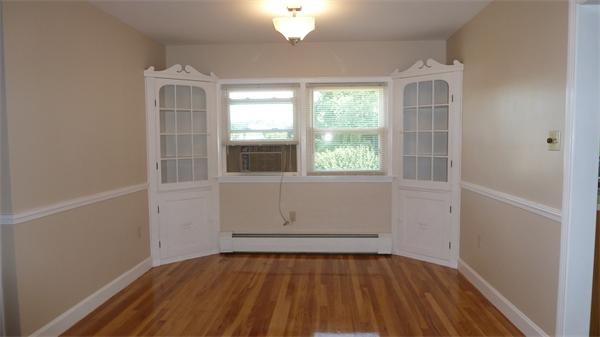 81 Whipple Street Worcester, MA 01607 - Photo 4 of 24 Gallery Image 4