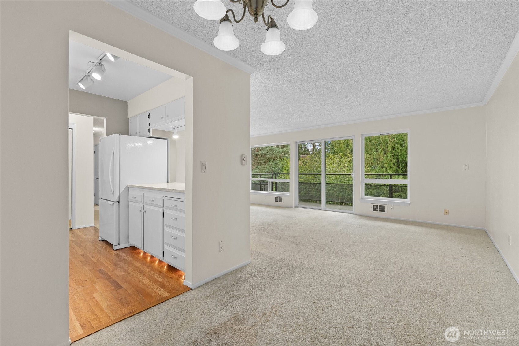 550 Elm Way, Unit 308 Edmonds, WA 98020 - Photo 13 of 19