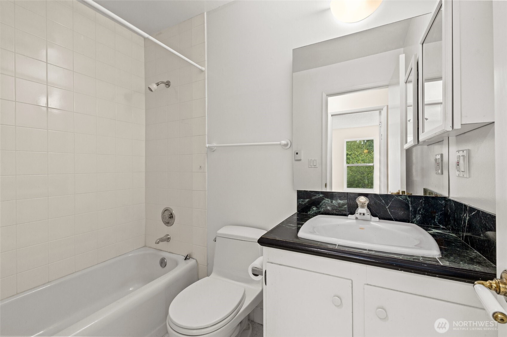 550 Elm Way, Unit 308 Edmonds, WA 98020 - Photo 15 of 19