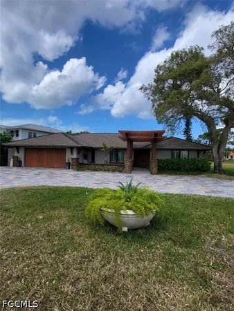 $750,000 | 2257 Regal Way, Naples, FL 34110