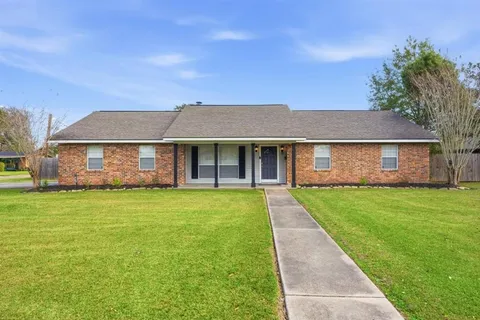 $259,000 | 401 Montclair Street, Lake Charles, LA 70605