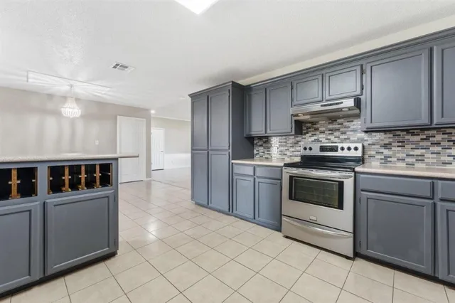 $259,000 | 401 Montclair Street, Lake Charles, LA 70605