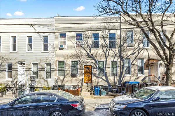 $2,050 | 60-19 54th Street, Unit 2L | Maspeth