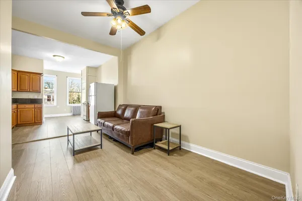 $2,050 | 60-19 54th Street, Unit 2L | Maspeth