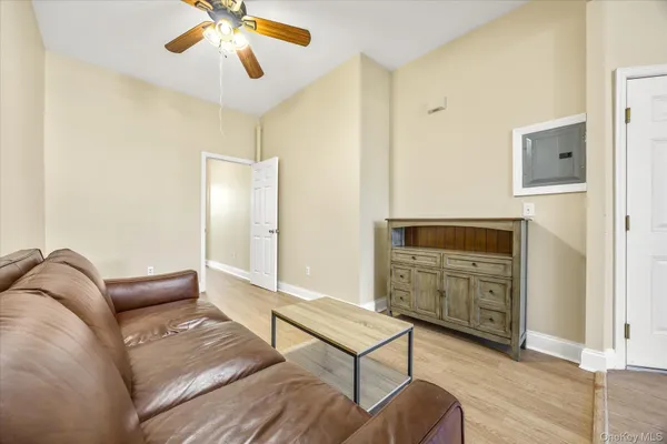 $2,050 | 60-19 54th Street, Unit 2L | Maspeth