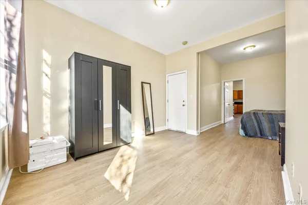 $2,050 | 60-19 54th Street, Unit 2L | Maspeth