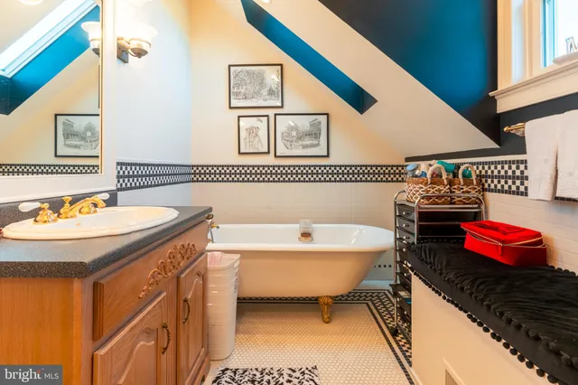 $3,250,000 | 910 Old Dolington Road, Newtown, PA 18940