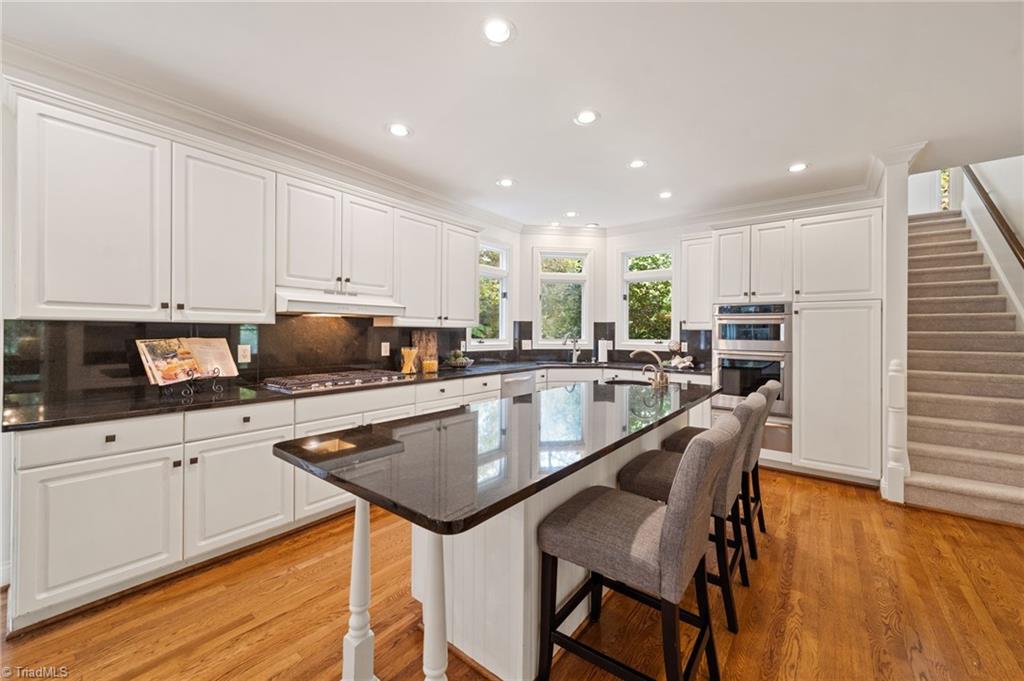 2804 County Clare Road Greensboro, NC 27407 - Photo 21 of 50 Kitchen