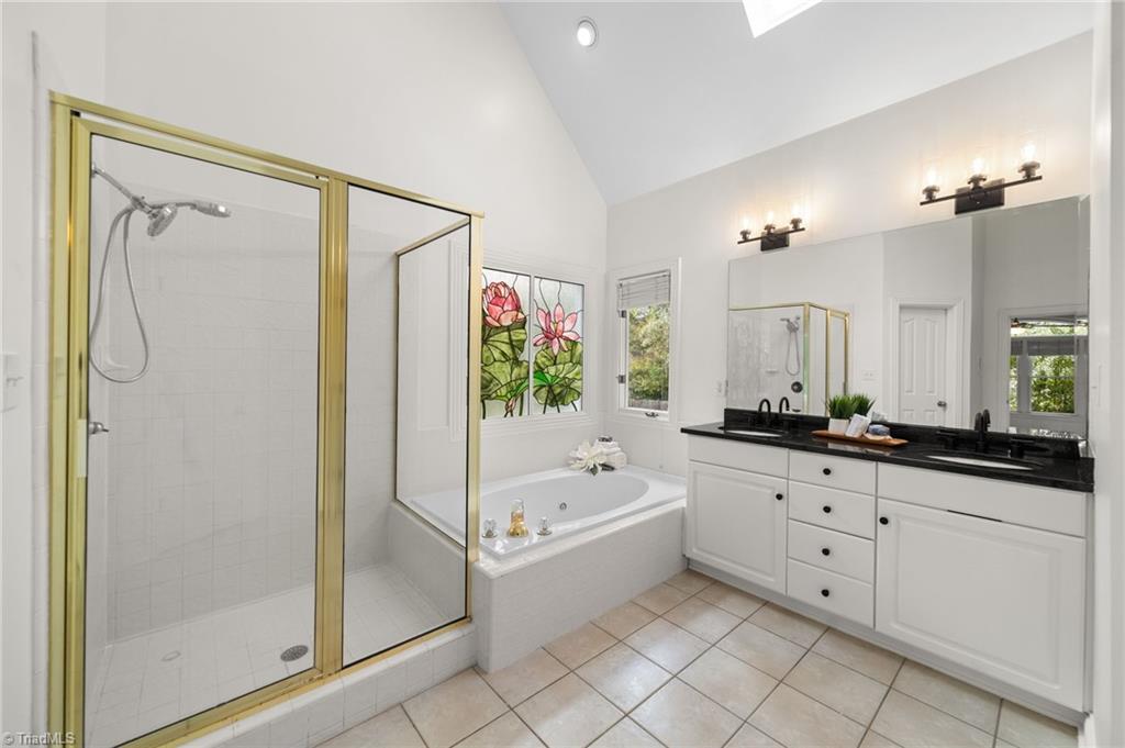 2804 County Clare Road Greensboro, NC 27407 - Photo 30 of 50 Primary Bathroom