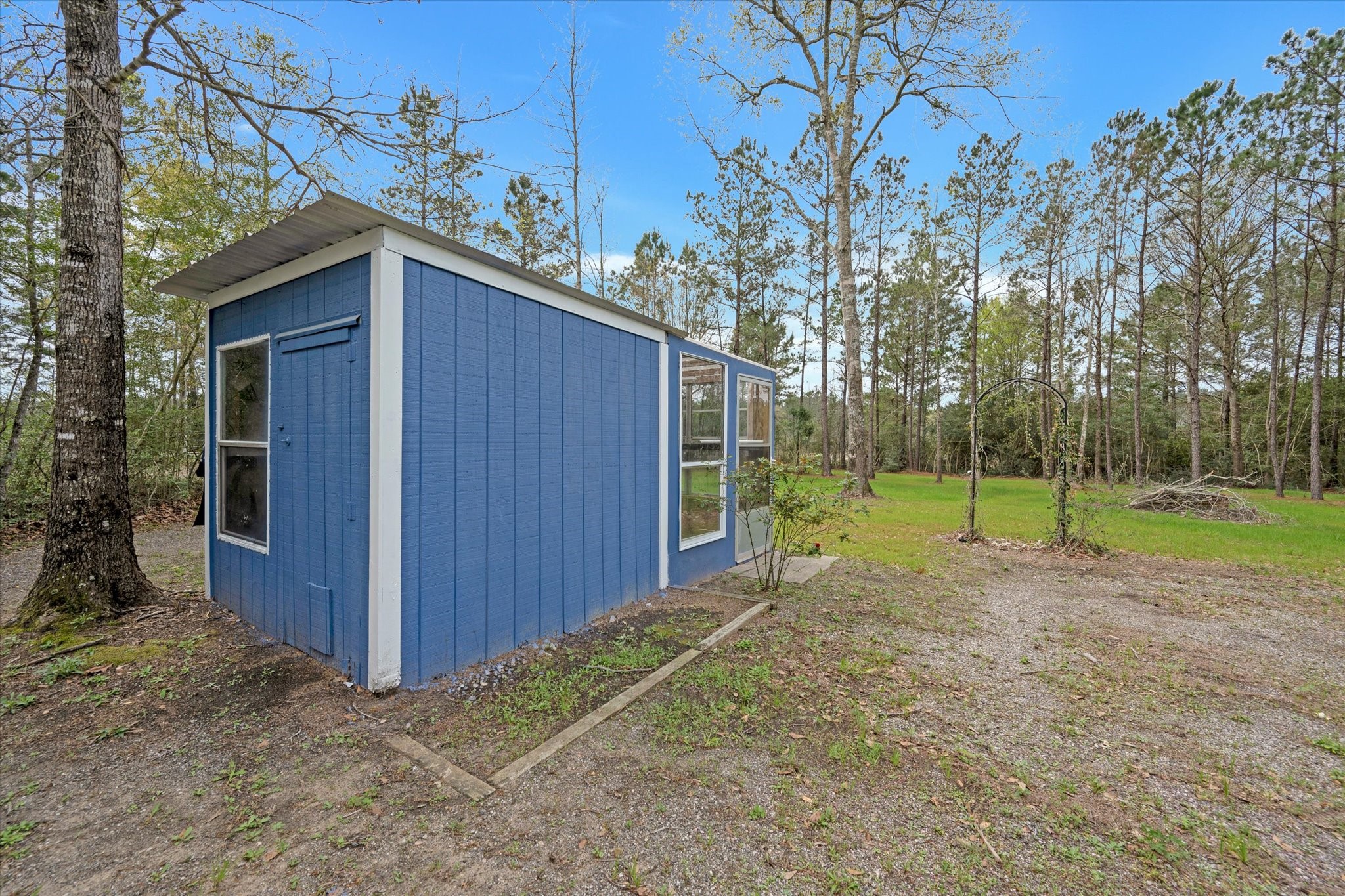 31 Rose Hill Road Coldspring, TX 77331 - Photo 29 of 34 Well house and Greenhouse combined