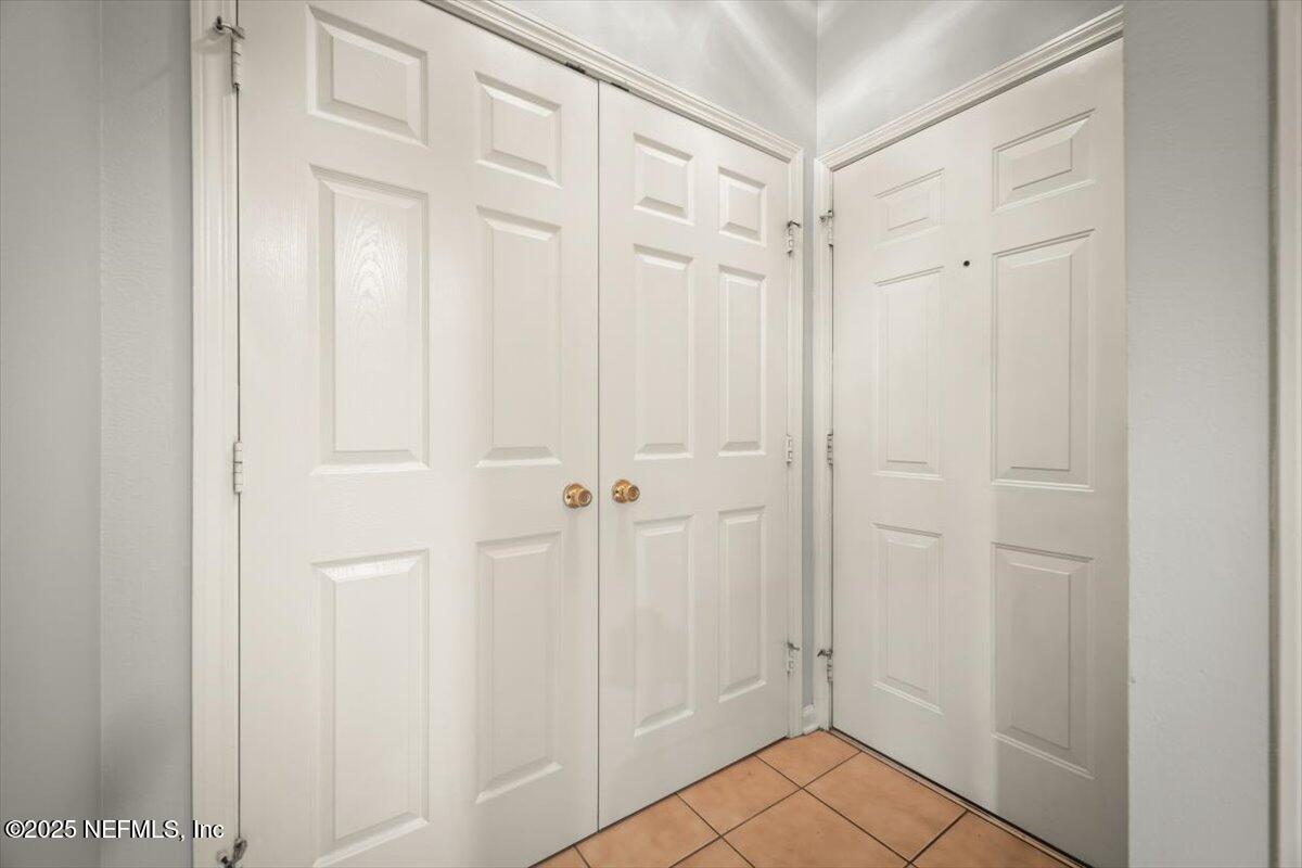 7990 Baymeadows Road East, Unit 1007 Jacksonville, FL 32256 - Photo 4 of 21 04-JAXREP_7990_Baymeadows_Rd_E_Unit_1007