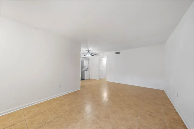 $1,150 | 711 Holiday Drive, Unit 35, Galveston, TX 77550