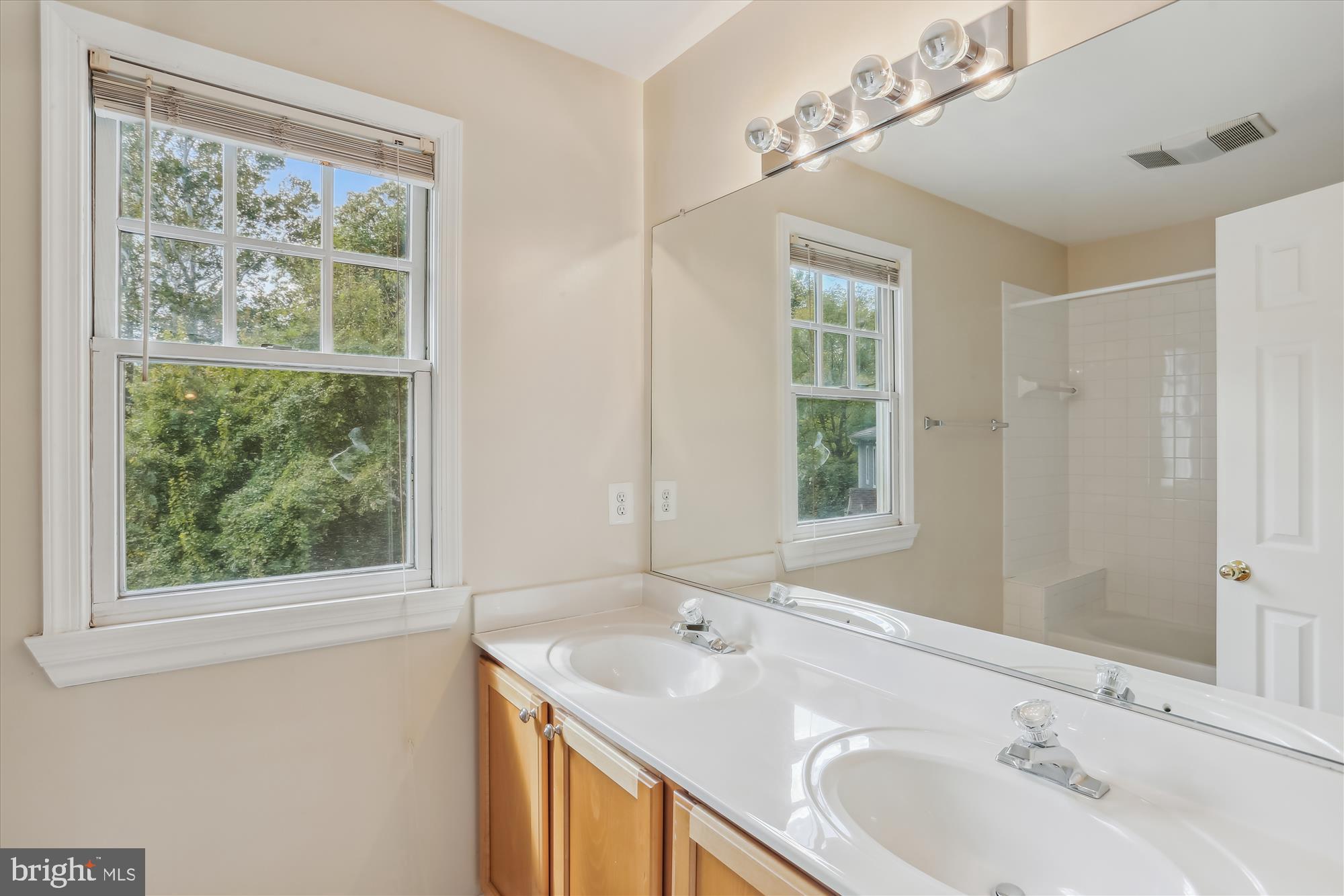 9812 Capitol View Avenue Silver Spring, MD 20910 - Photo 38 of 82 Gallery Image 38