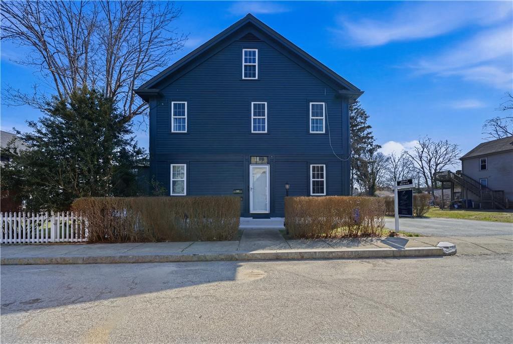 27 Barney Street Warren, RI 02885 - Photo 2 of 39