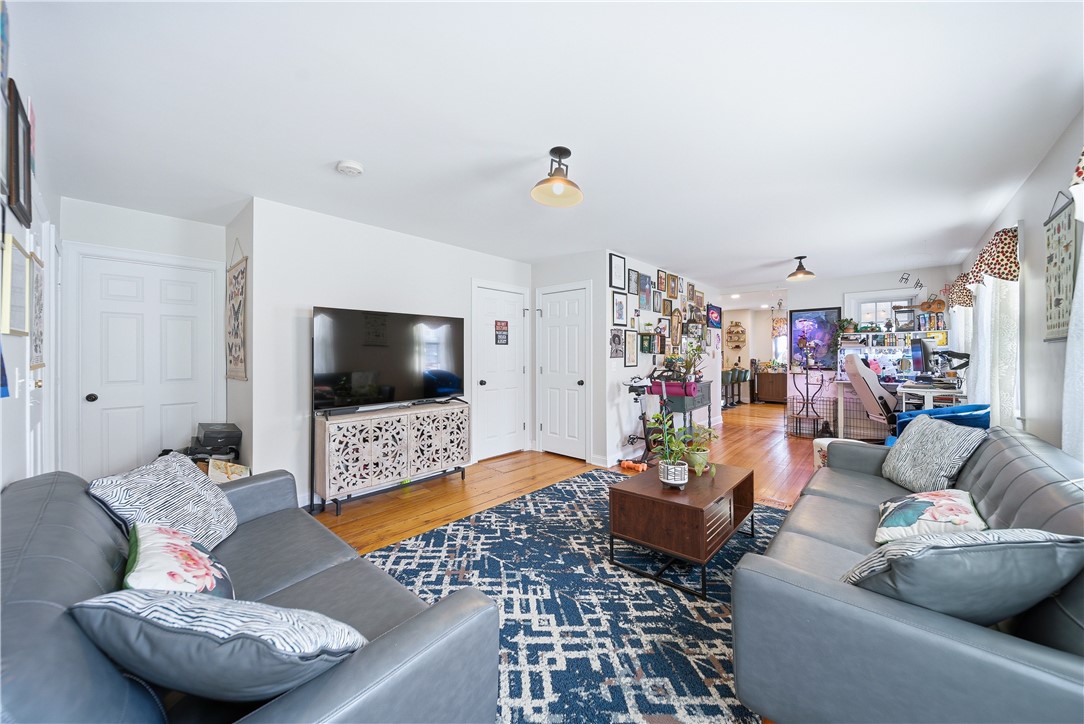 27 Barney Street Warren, RI 02885 - Photo 6 of 39 Spacious Living room