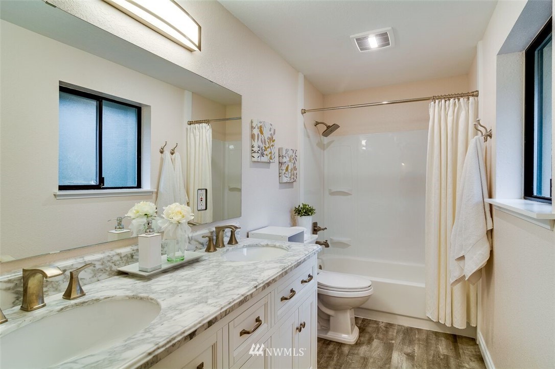 10038 Northeast 197th Street Bothell, WA 98011 - Photo 15 of 22