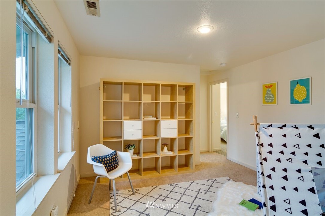 10038 Northeast 197th Street Bothell, WA 98011 - Photo 16 of 22