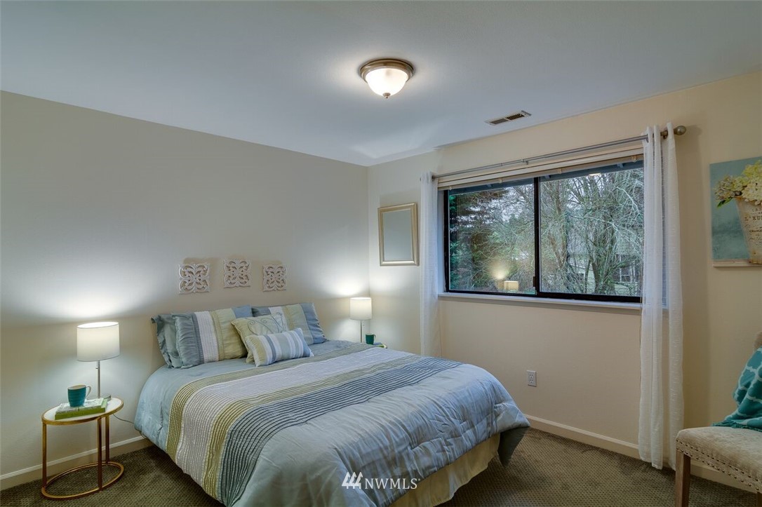 10038 Northeast 197th Street Bothell, WA 98011 - Photo 18 of 22