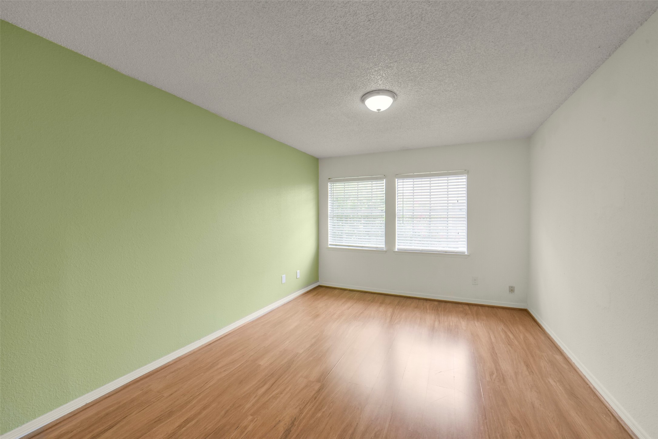 6333 Shadow Tree Drive Houston, TX 77035 - Photo 32 of 36