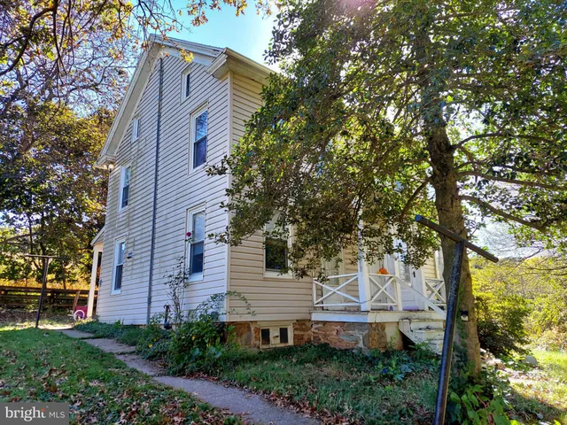 $1,500 | 180 Kendale Road, Red Lion, PA 17356