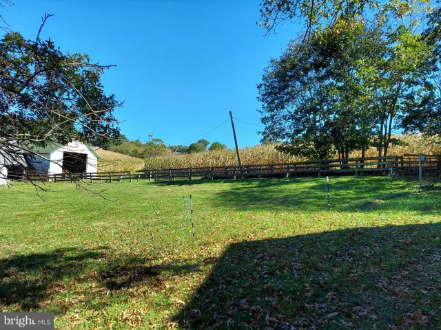 $1,500 | 180 Kendale Road, Red Lion, PA 17356