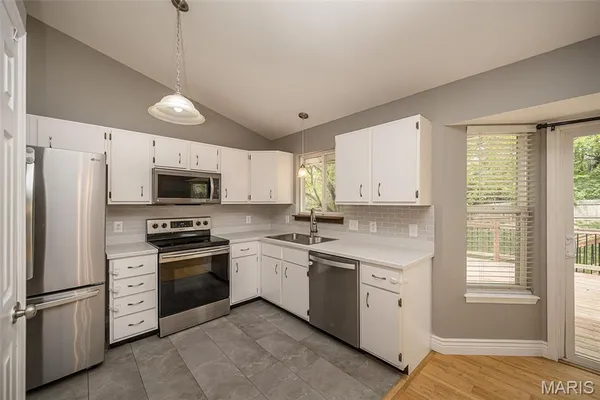 $325,000 | 12 Red Cedar Court, St. Charles, MO 63303