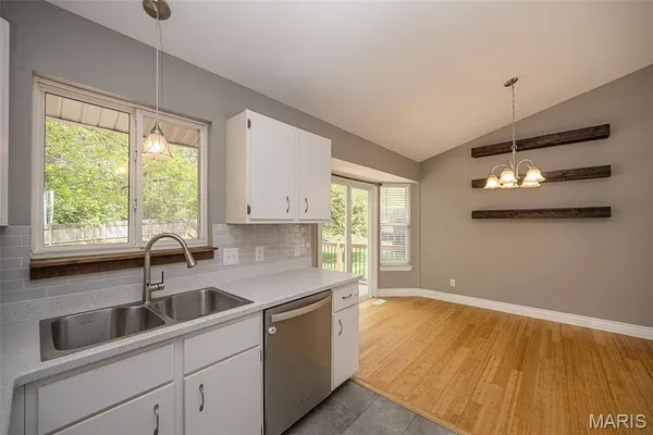 $325,000 | 12 Red Cedar Court, St. Charles, MO 63303