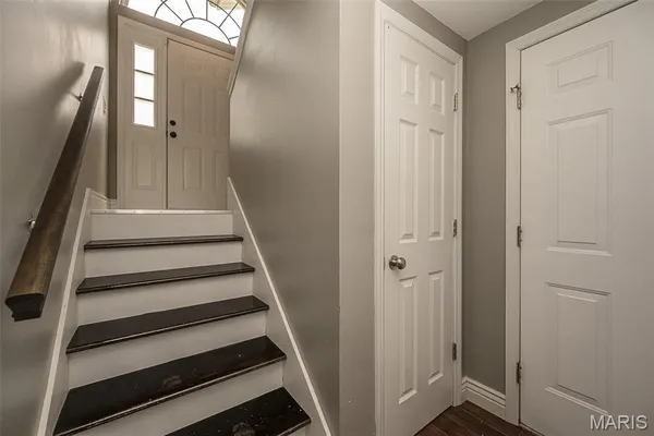 $325,000 | 12 Red Cedar Court, St. Charles, MO 63303